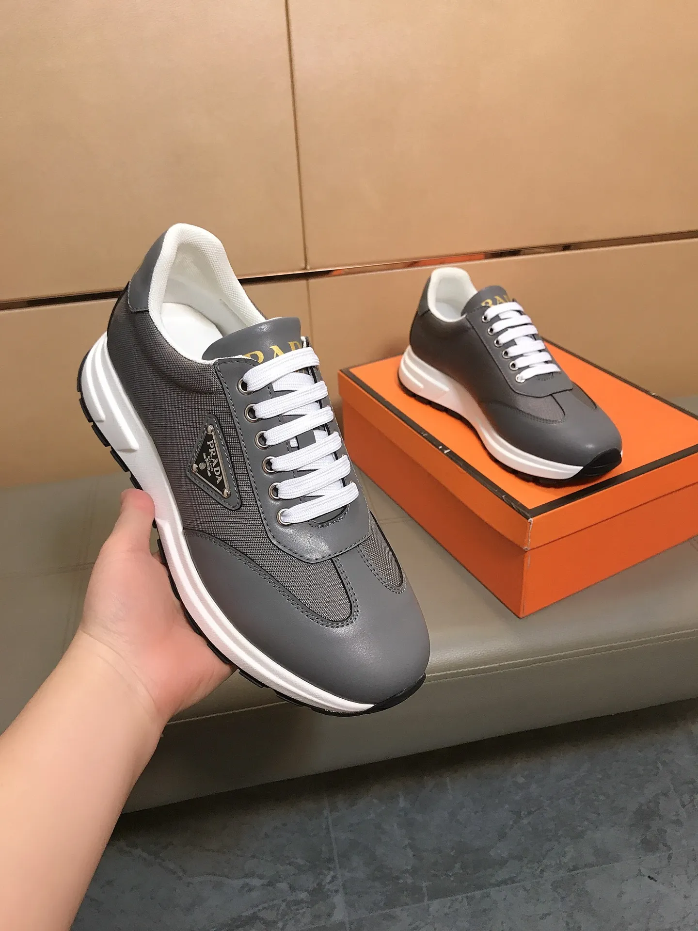 Ex-factory price 400 💎💎🆕Prada's latest casual and fashionable men's shoes👟hot style💥simple and elegant style, exclusive for trendy men. Unique latest brand elements👑, fashionable and generous, imported cowhide leather splicing breathable fabrics, comfortable lining + sheepskin feet, super comfortable and wear-resistant outsole, classic model taken in kind, code number: 38-44